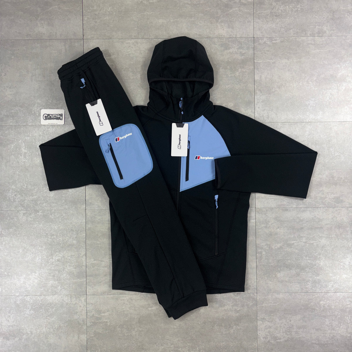 Berghaus Pavey Windbreaker Black / Blue & Pavey Pants Tracksuit Set