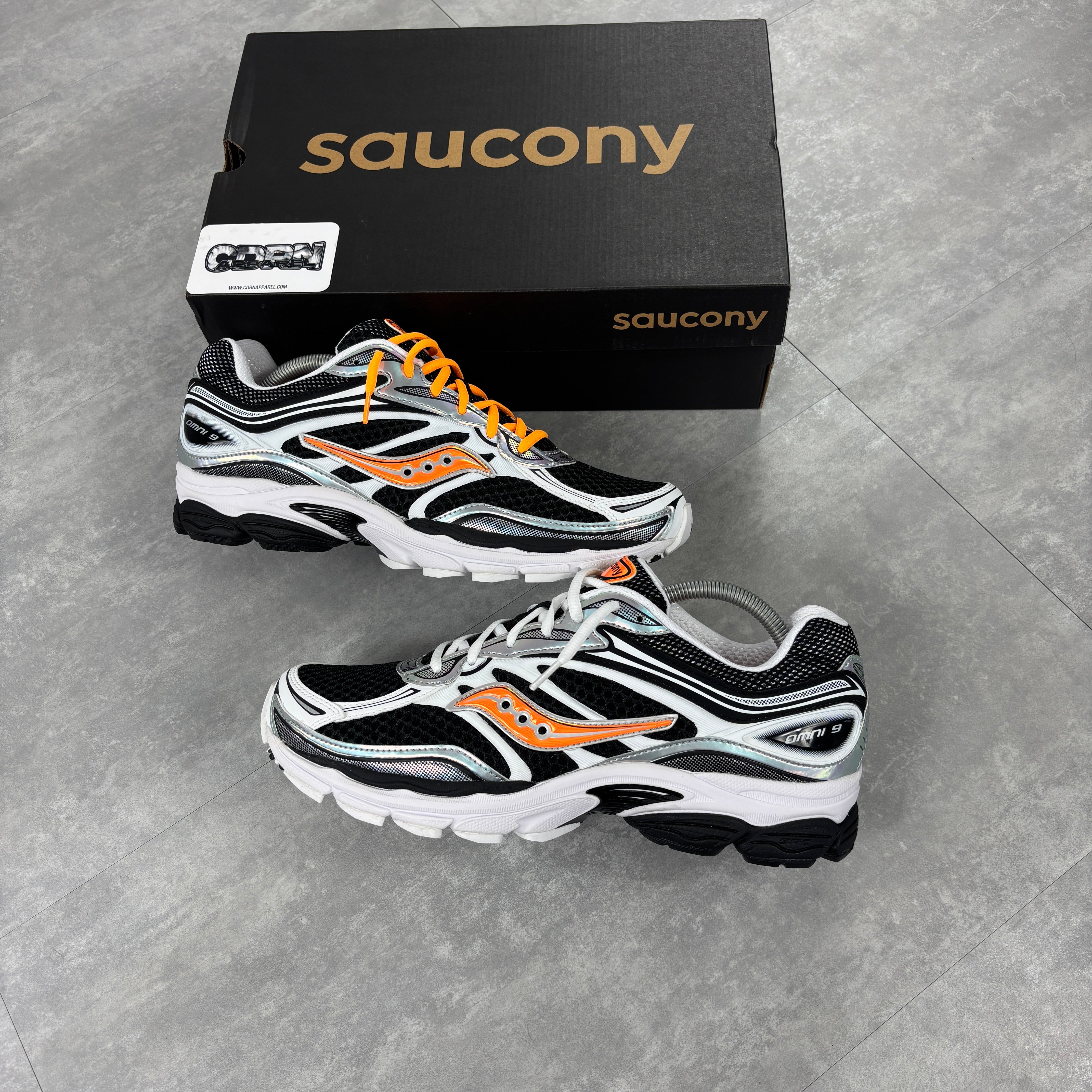 Saucony ProGrid Omni 9 White Vo2 Orange