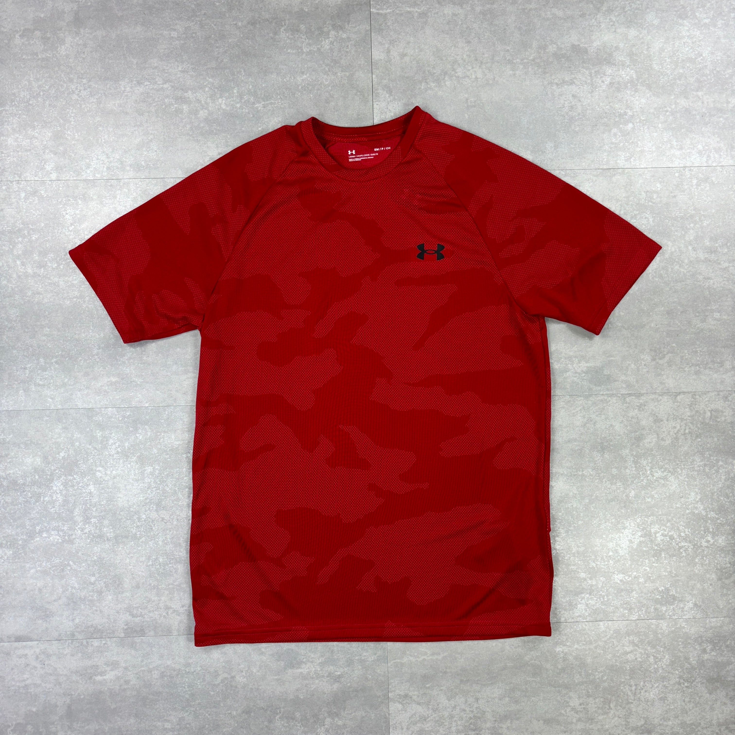 Under Armour Red Camo T-shirt & Black 7” Speed Pocket Shorts