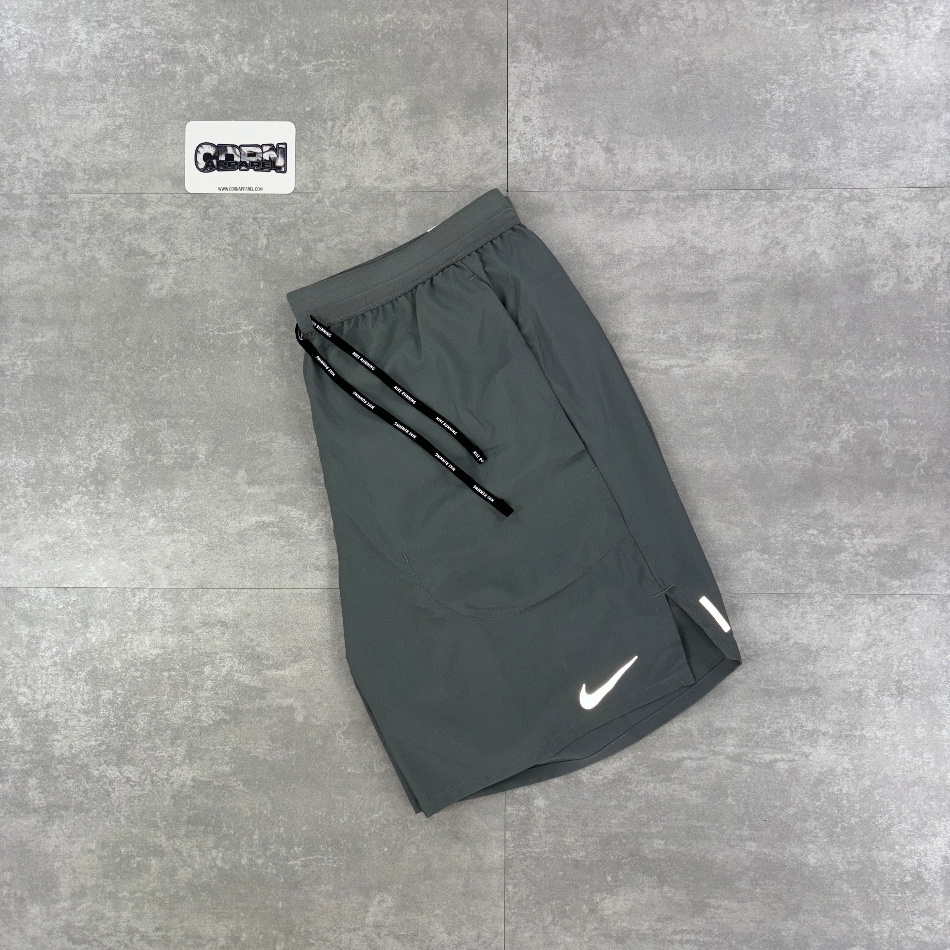 Nike Flex Strides Shorts - Grey