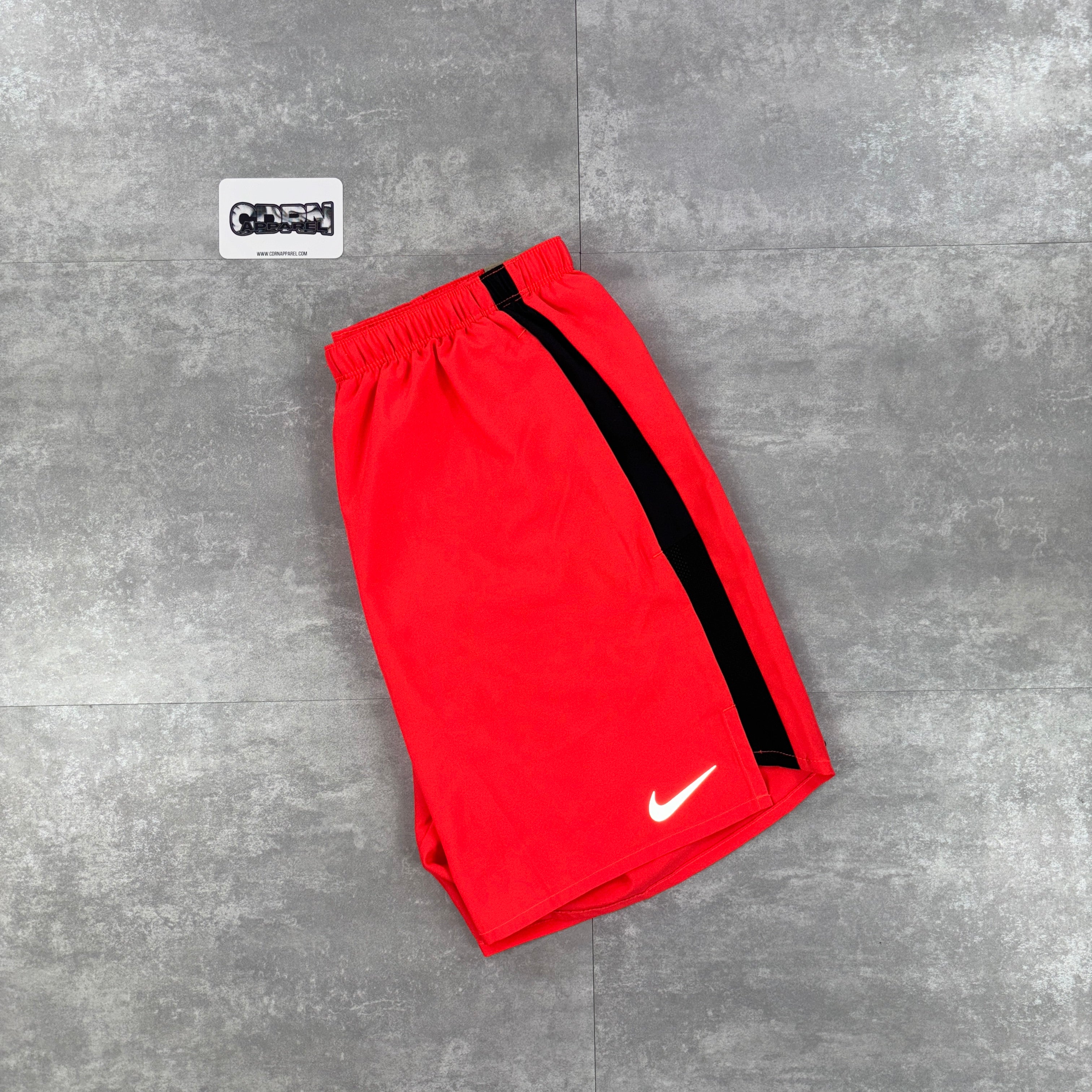 Nike Challenger Shorts 7” - Crimson Red