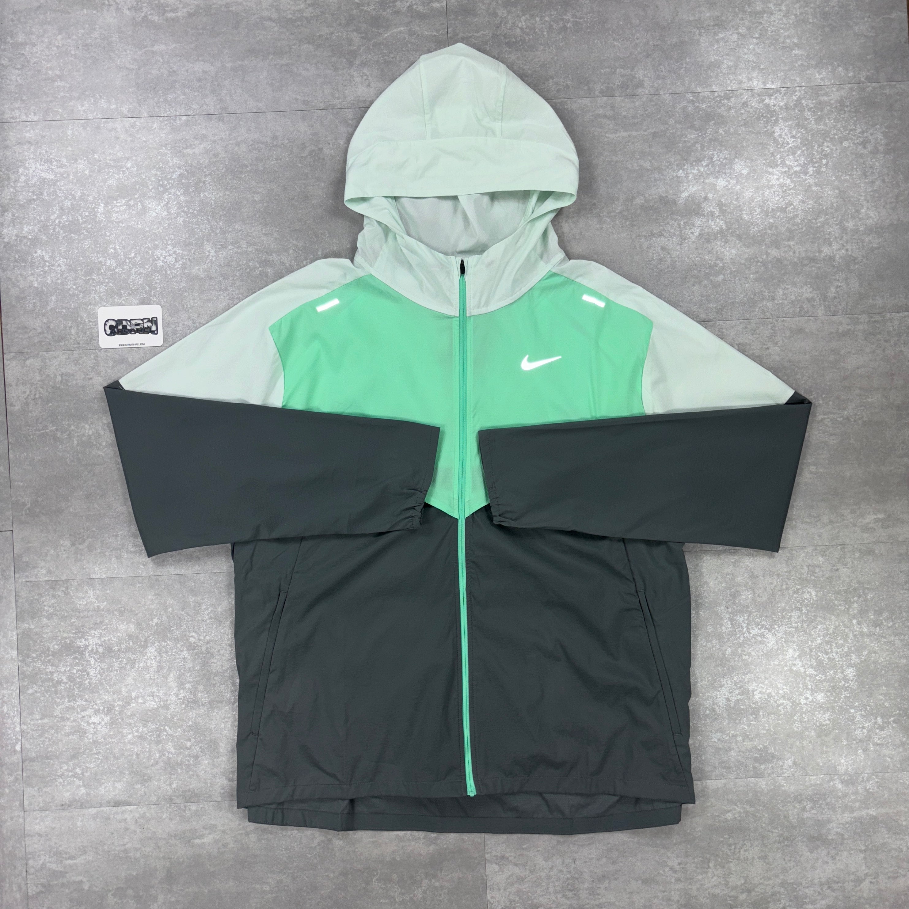 Nike UV Windbreaker Jacket - Mint